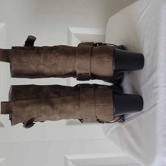 Brown harness boots from Justfab. Size 8 - Picture 3 of 3